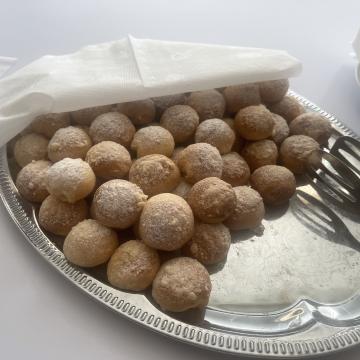 Něco na zub:) z rukou budoucích cukrářů školy. foto: ÚZEI.