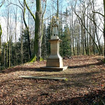 Lesnický park Křivoklátsko, foto z odhalení sochy sv. Josefa