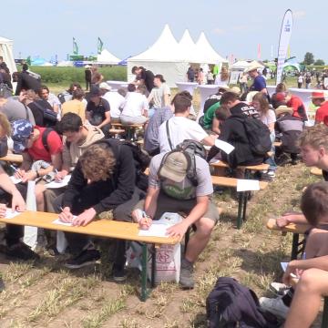 Pro studenty škol byl připraven odborný program, zdroj foto ProfiPress